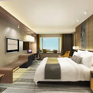 https://royal-plaza.getmacauhotels.com