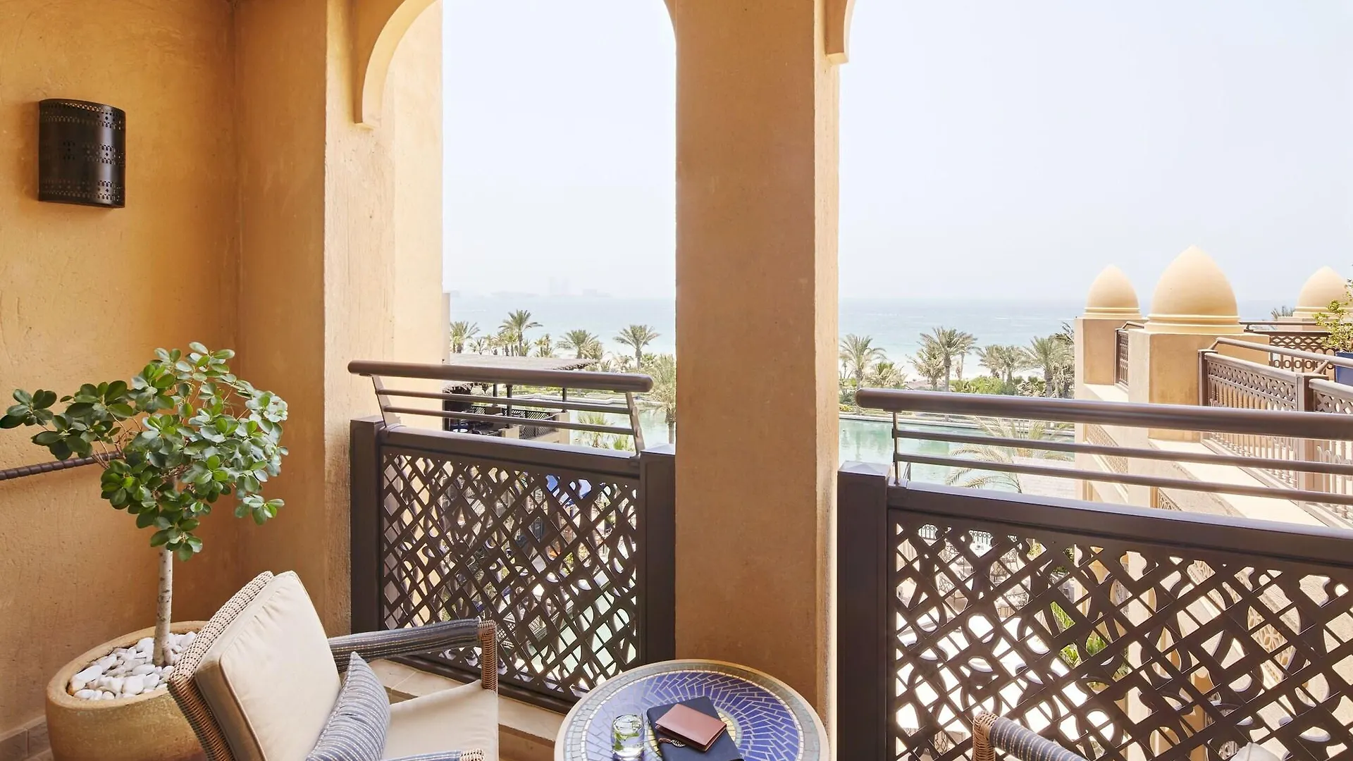אתר נופש Jumeirah Mina Al Salam דובאי