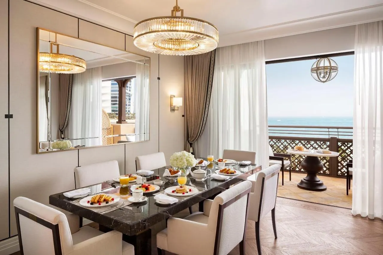 אתר נופש Jumeirah Mina Al Salam דובאי